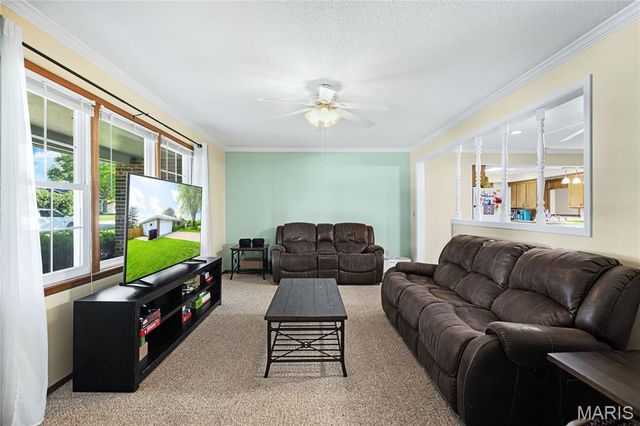 1923 Donna Circle, Lebanon, MO 65536