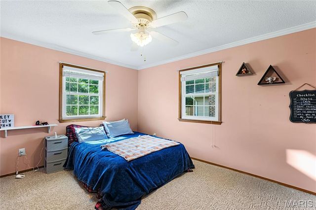 1923 Donna Circle, Lebanon, MO 65536