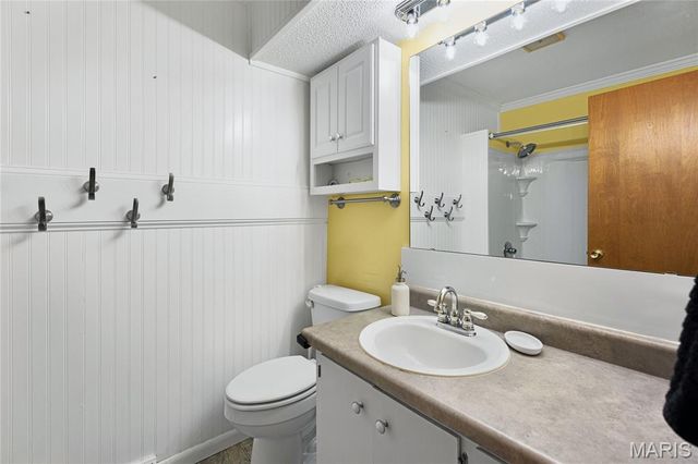 1923 Donna Circle, Lebanon, MO 65536