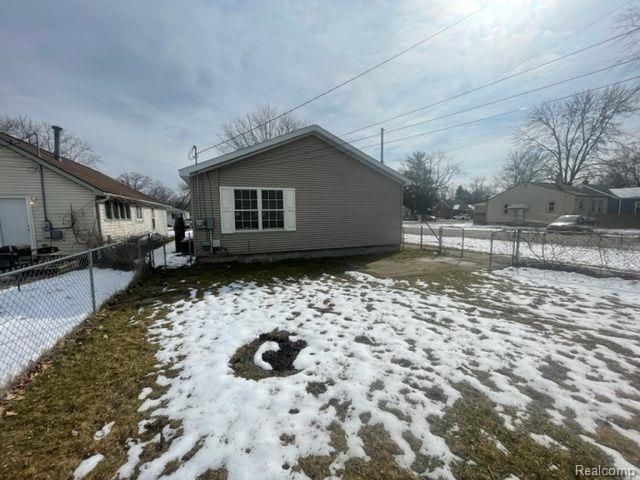 19905 Seminole, Redford, MI 48240