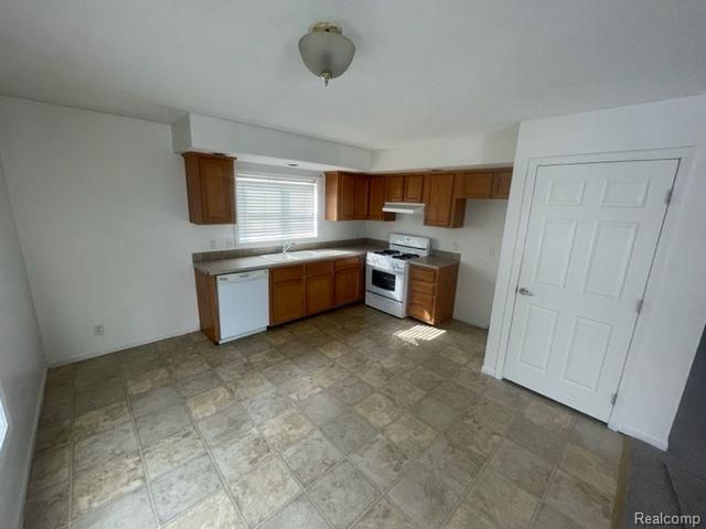 19905 Seminole, Redford, MI 48240