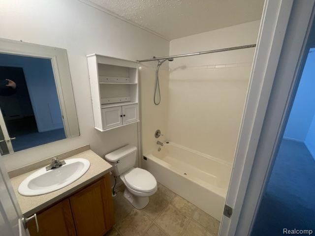 19905 Seminole, Redford, MI 48240
