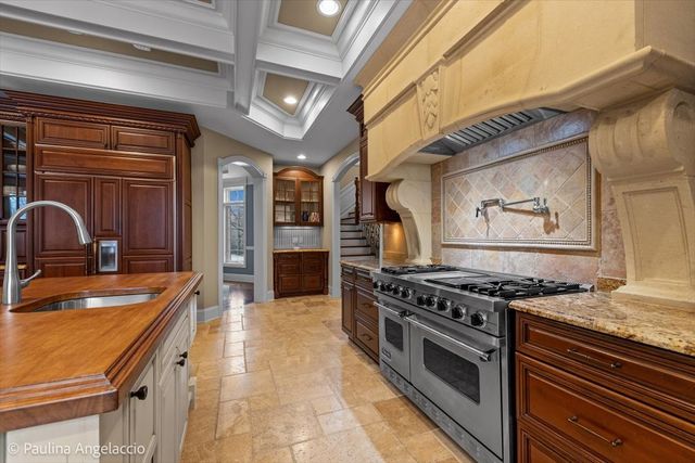 414 Dana Lane, Barrington Hills, IL 60010