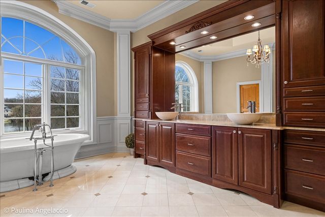 414 Dana Lane, Barrington Hills, IL 60010