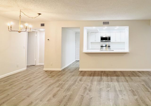 500 Egret Circle 8104, Delray Beach, FL 33444