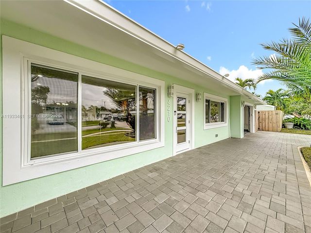 4210 Kent Ave, Lake Worth, FL 33461