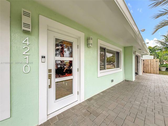 4210 Kent Ave, Lake Worth, FL 33461