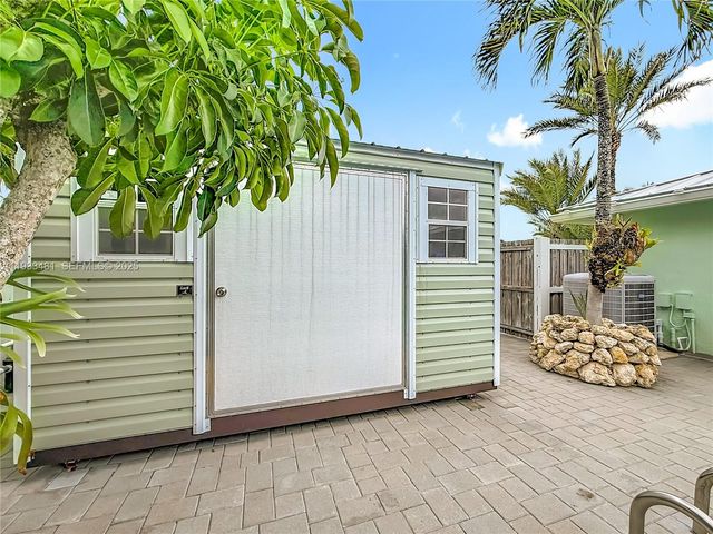 4210 Kent Ave, Lake Worth, FL 33461