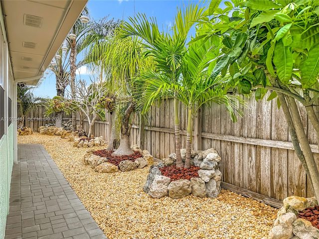 4210 Kent Ave, Lake Worth, FL 33461