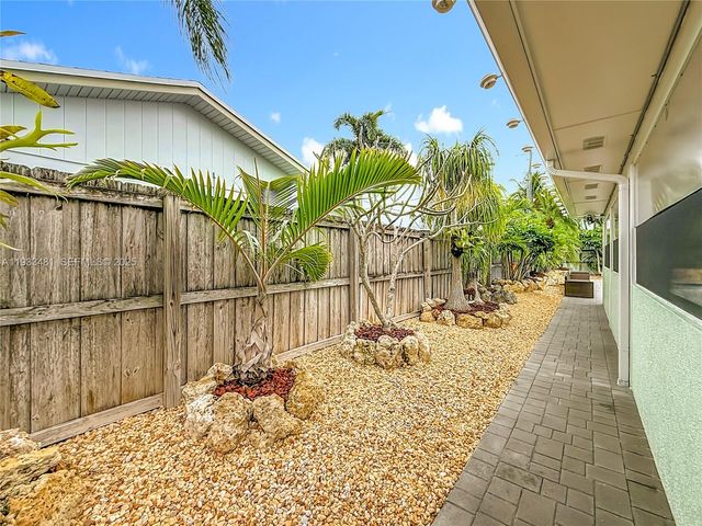 4210 Kent Ave, Lake Worth, FL 33461