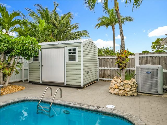 4210 Kent Ave, Lake Worth, FL 33461