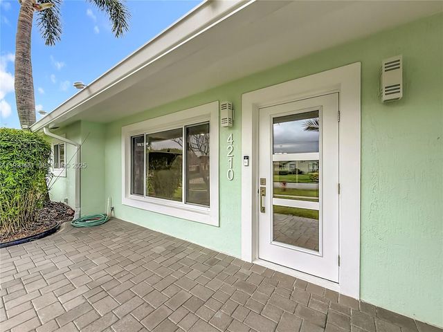 4210 Kent Ave, Lake Worth, FL 33461