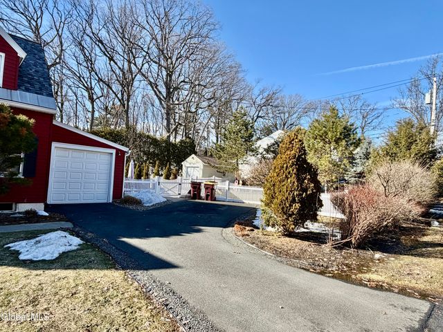 1501 Baker Avenue, Niskayuna, NY 12309