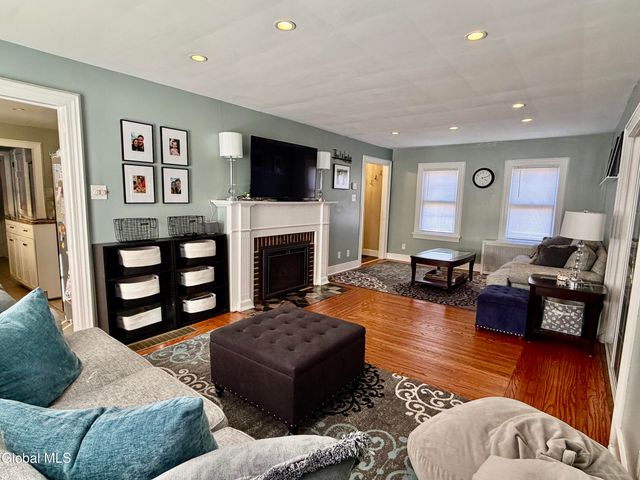 1501 Baker Avenue, Niskayuna, NY 12309