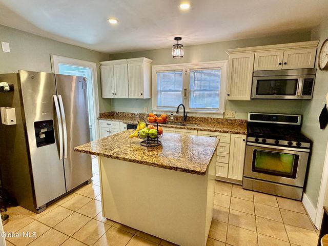 1501 Baker Avenue, Niskayuna, NY 12309