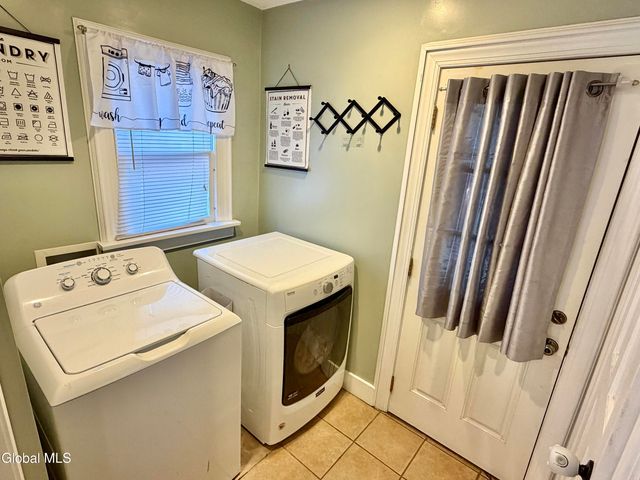 1501 Baker Avenue, Niskayuna, NY 12309