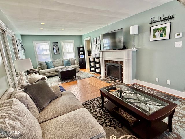 1501 Baker Avenue, Niskayuna, NY 12309