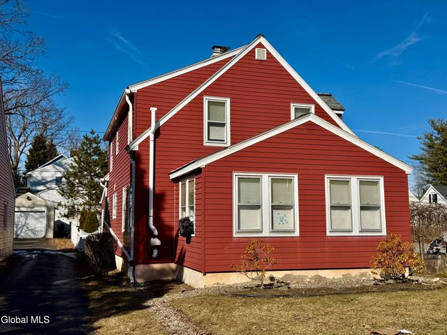 1501 Baker Avenue, Niskayuna, NY 12309