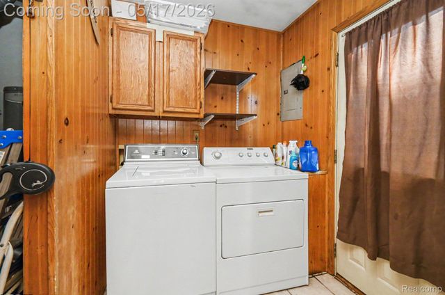 2628 Sinclair Avenue, Waterford Charter Township, MI 48328