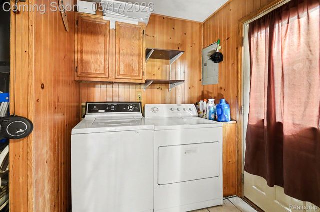 2628 Sinclair Avenue, Waterford Charter Township, MI 48328