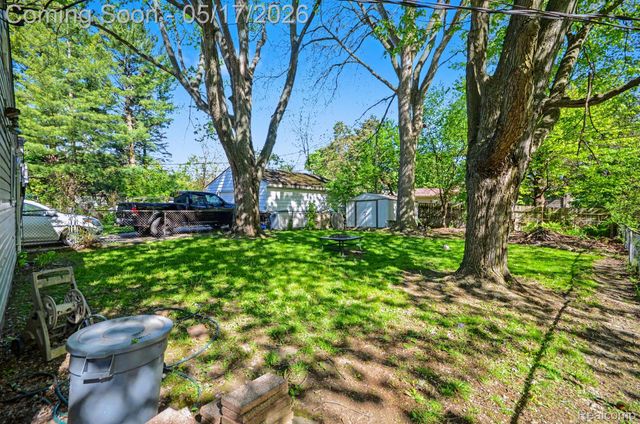 2628 Sinclair Avenue, Waterford Charter Township, MI 48328