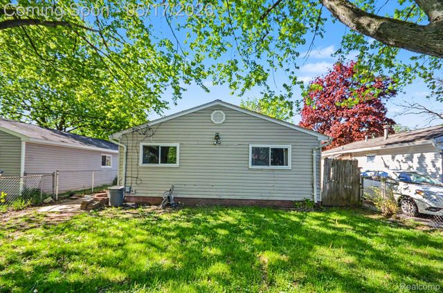 2628 Sinclair Avenue, Waterford Charter Township, MI 48328