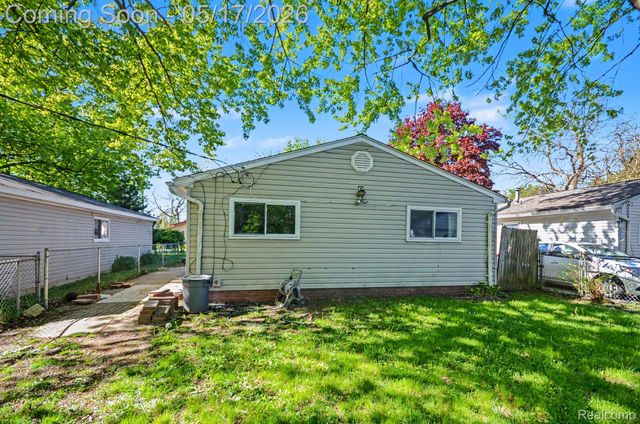 2628 Sinclair Avenue, Waterford Charter Township, MI 48328