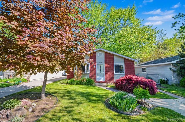 2628 Sinclair Avenue, Waterford Charter Township, MI 48328