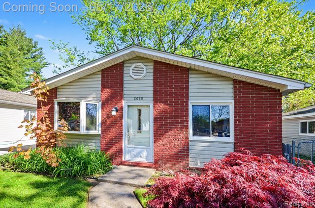 2628 Sinclair Avenue, Waterford Charter Township, MI 48328