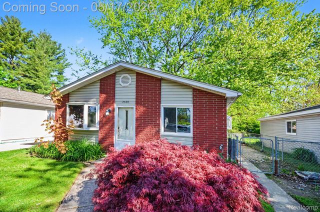 2628 Sinclair Avenue, Waterford Charter Township, MI 48328