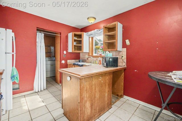 2628 Sinclair Avenue, Waterford Charter Township, MI 48328