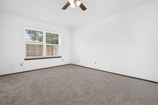 222 W Maple Branch Way, Mustang, OK 73064