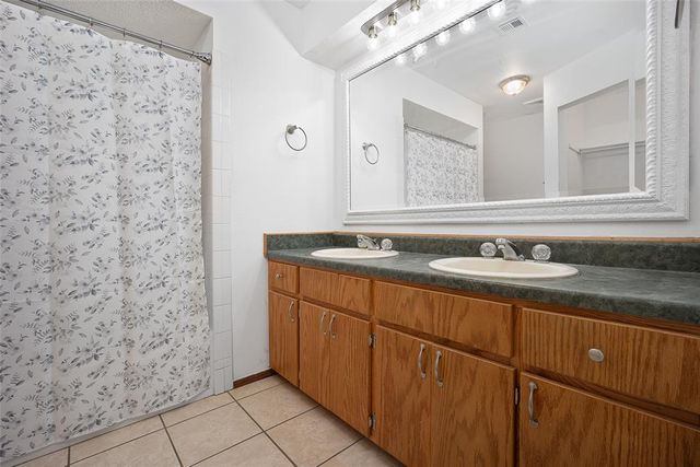 222 W Maple Branch Way, Mustang, OK 73064