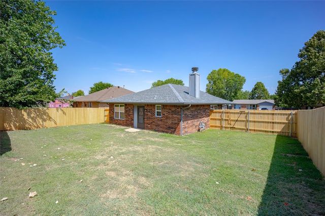 222 W Maple Branch Way, Mustang, OK 73064