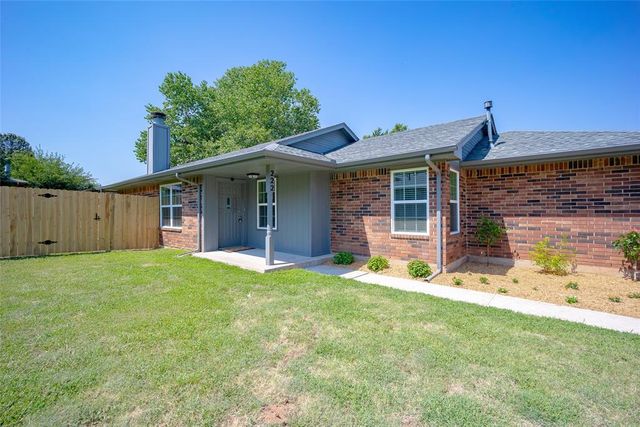 222 W Maple Branch Way, Mustang, OK 73064