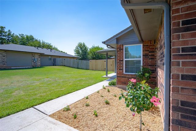 222 W Maple Branch Way, Mustang, OK 73064