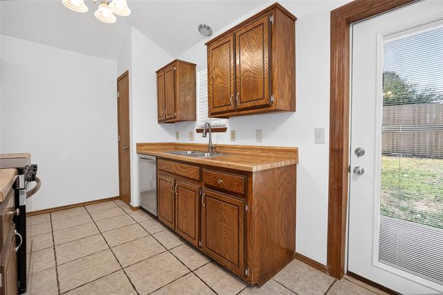 222 W Maple Branch Way, Mustang, OK 73064