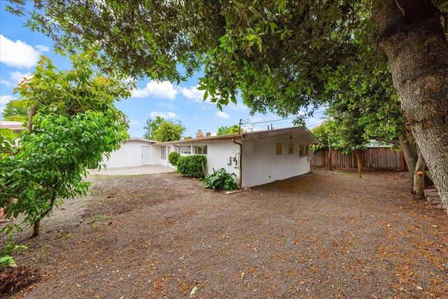 702 Lakefair Drive, Sunnyvale, CA 94089