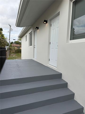 59 E 14th St, Hialeah, FL 33010