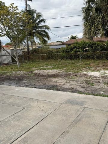 59 E 14th St, Hialeah, FL 33010