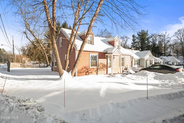 2 Hillside Drive, North Greenbush, NY 12198