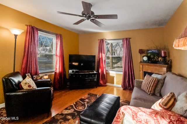 2 Hillside Drive, North Greenbush, NY 12198