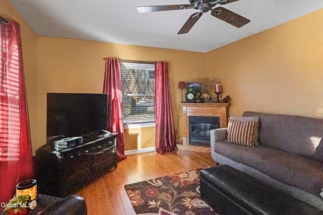 2 Hillside Drive, North Greenbush, NY 12198