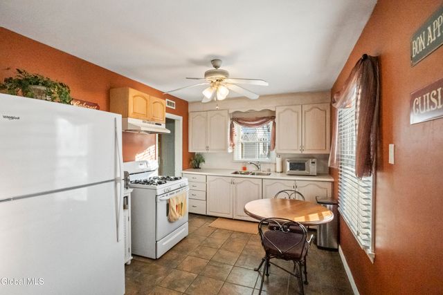 2 Hillside Drive, North Greenbush, NY 12198