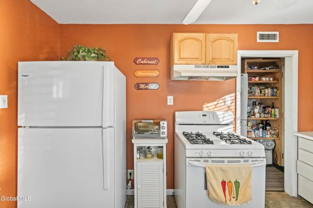 2 Hillside Drive, North Greenbush, NY 12198