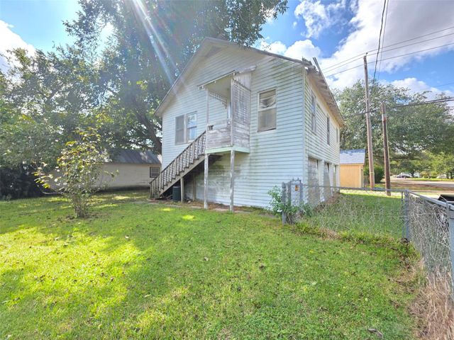 2500 Avenue H, Bay City, TX 77414