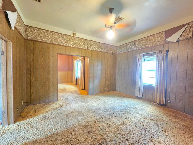 2500 Avenue H, Bay City, TX 77414