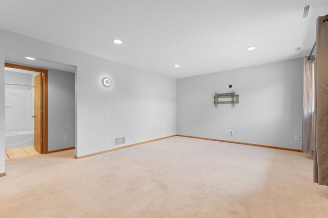 1016 Southern Woods Place SW, Rochester, MN 55902