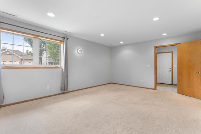 1016 Southern Woods Place SW, Rochester, MN 55902
