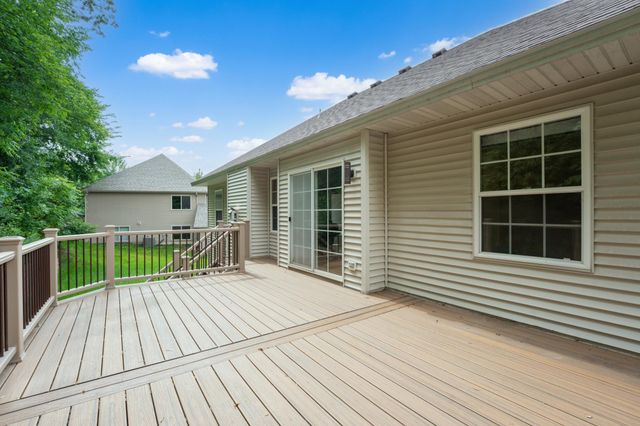 1016 Southern Woods Place SW, Rochester, MN 55902
